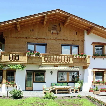 Apartment Modern In Uderns Near Ski Area